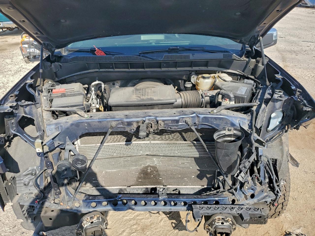 Chevrolet Silverado C1500 Lt Image 9