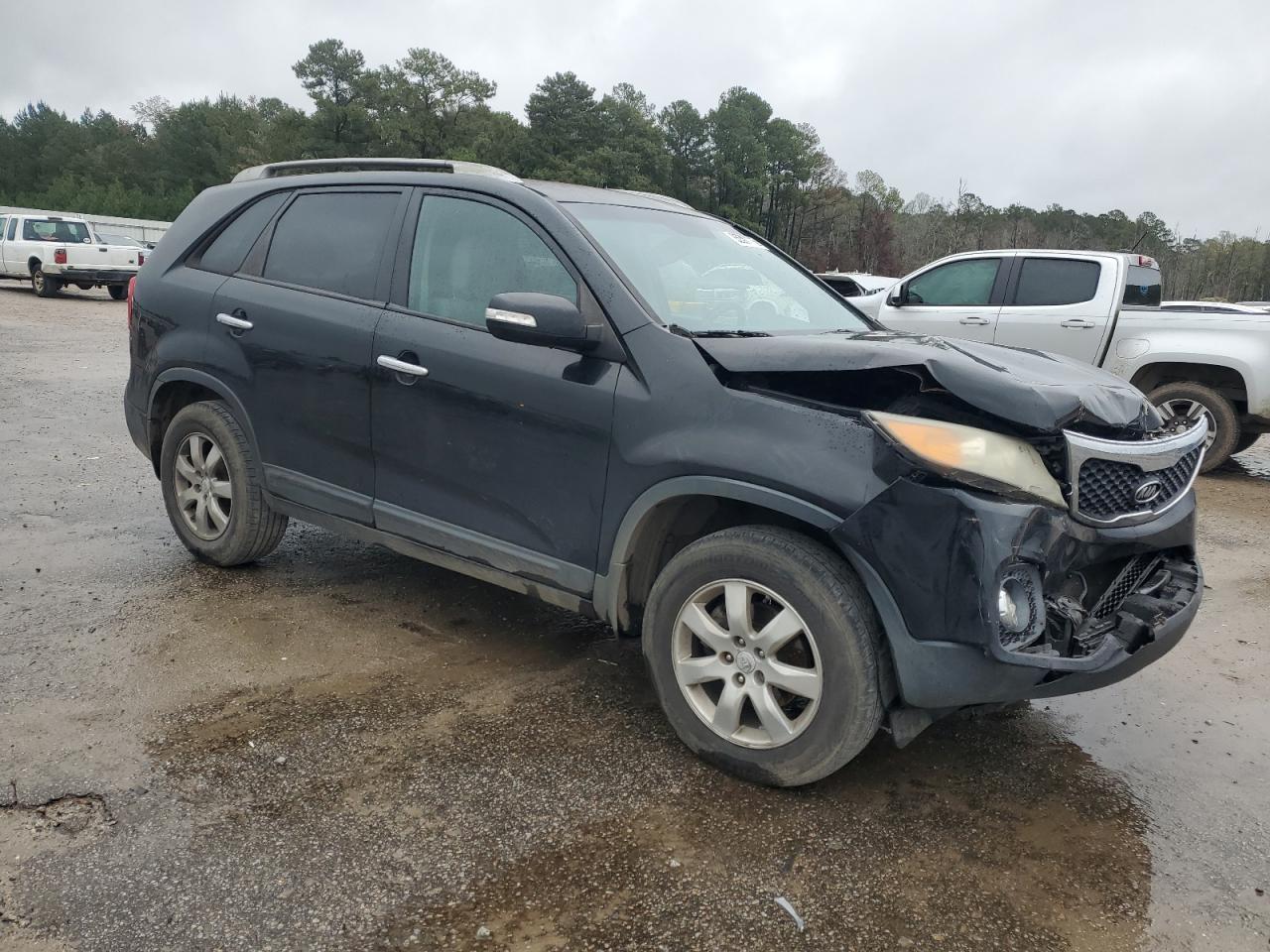 Kia Sorento Base Image 4