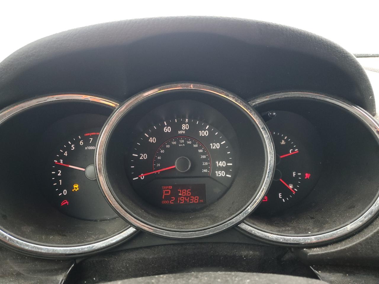 Kia Sorento Base Image 8