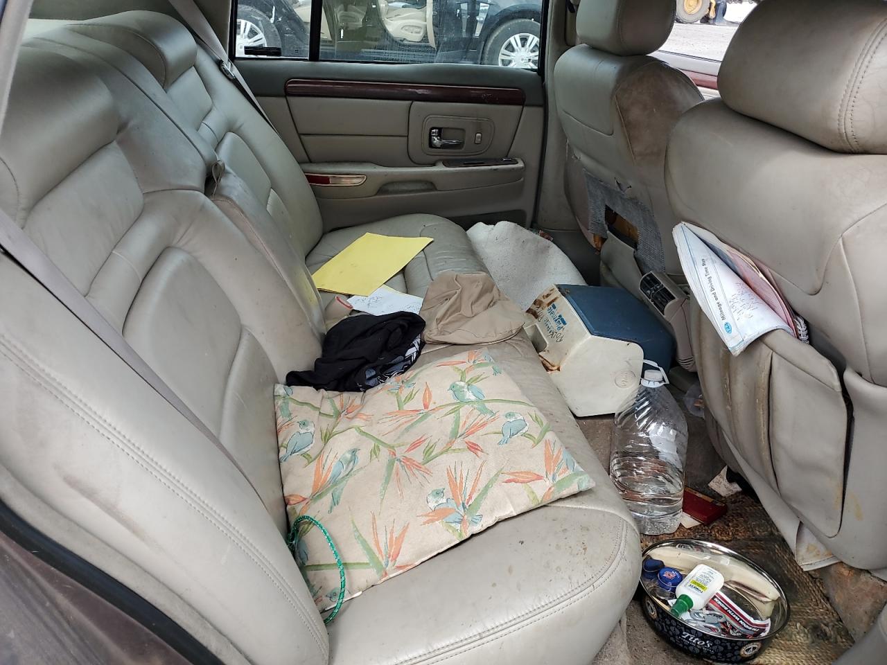 Cadillac DeVille Image 4