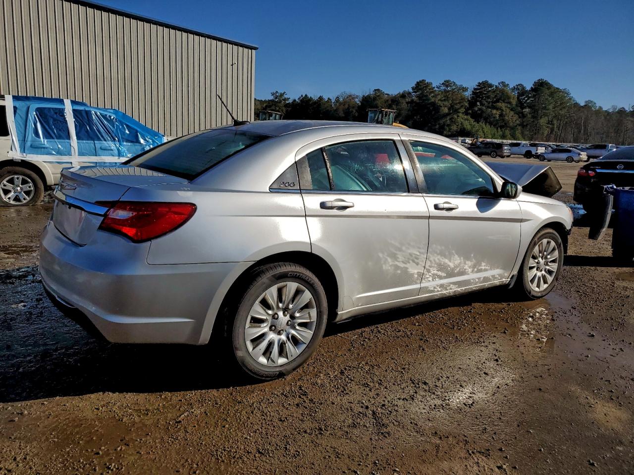 Chrysler 200 Lx Image 11