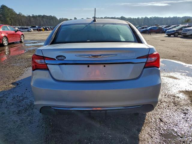 Chrysler 200 Lx Image 6