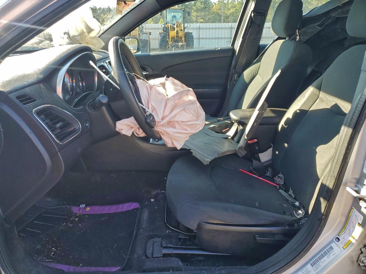 Chrysler 200 Lx Image 7