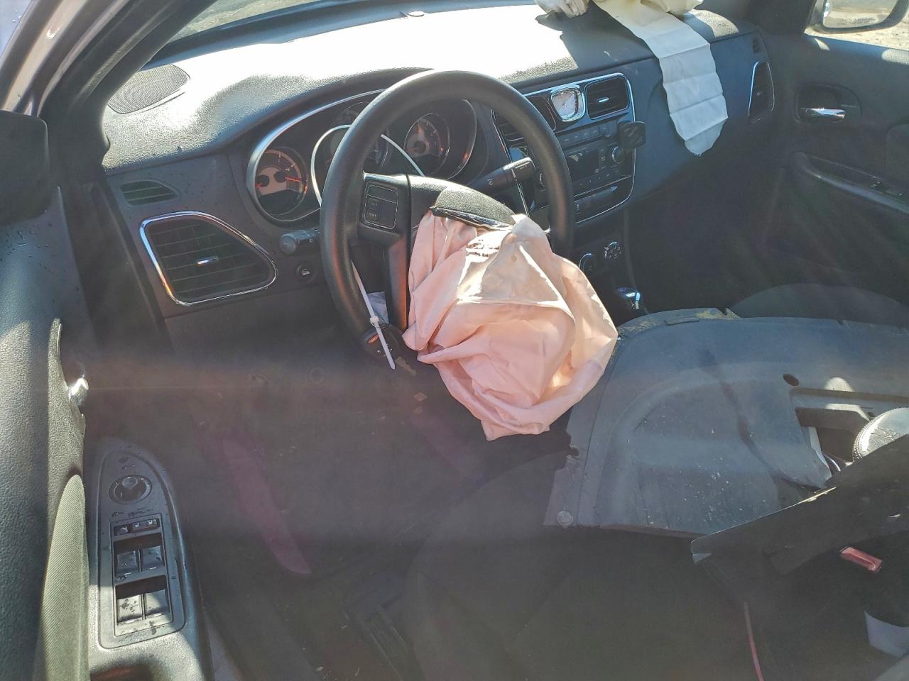 Chrysler 200 Lx Image 3