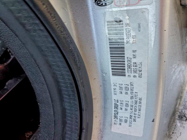 Chrysler 200 Lx Image 12