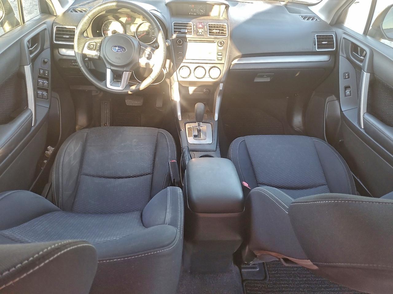 Subaru Forester 2.5i Image 8