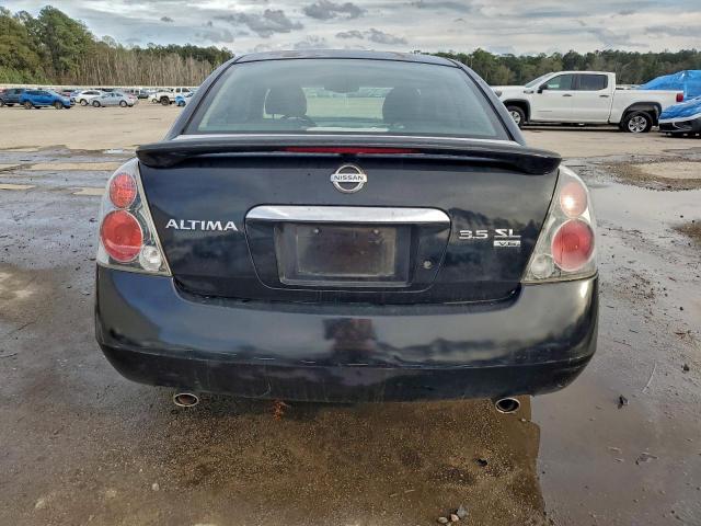 Nissan Altima Se Image 9