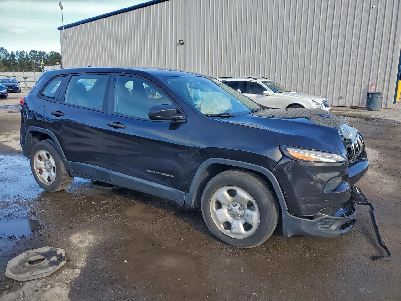 Jeep Grand Cherokee Sport Image 4