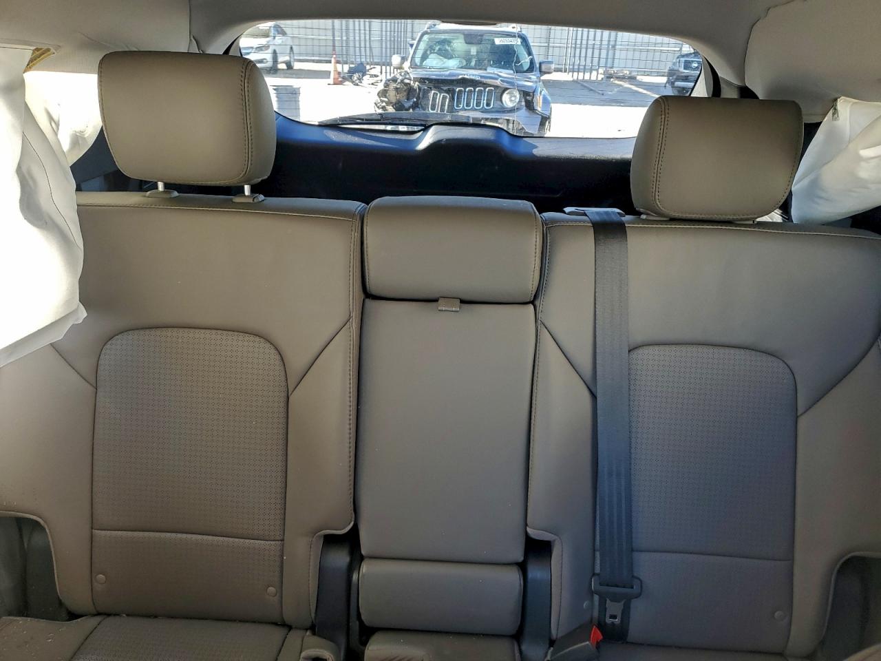 Hyundai SANTA FE Image 11