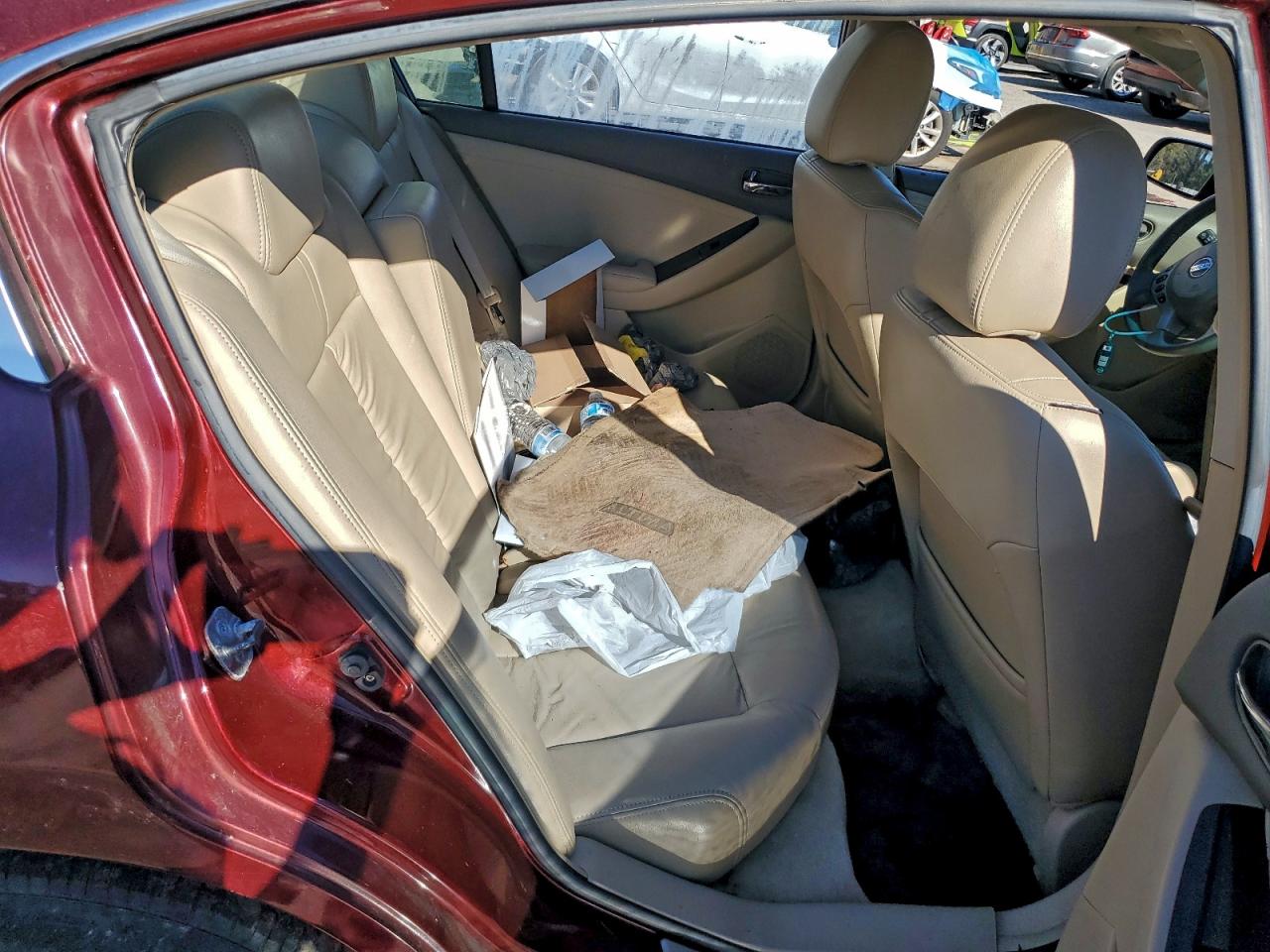 Nissan Altima Base Image 9