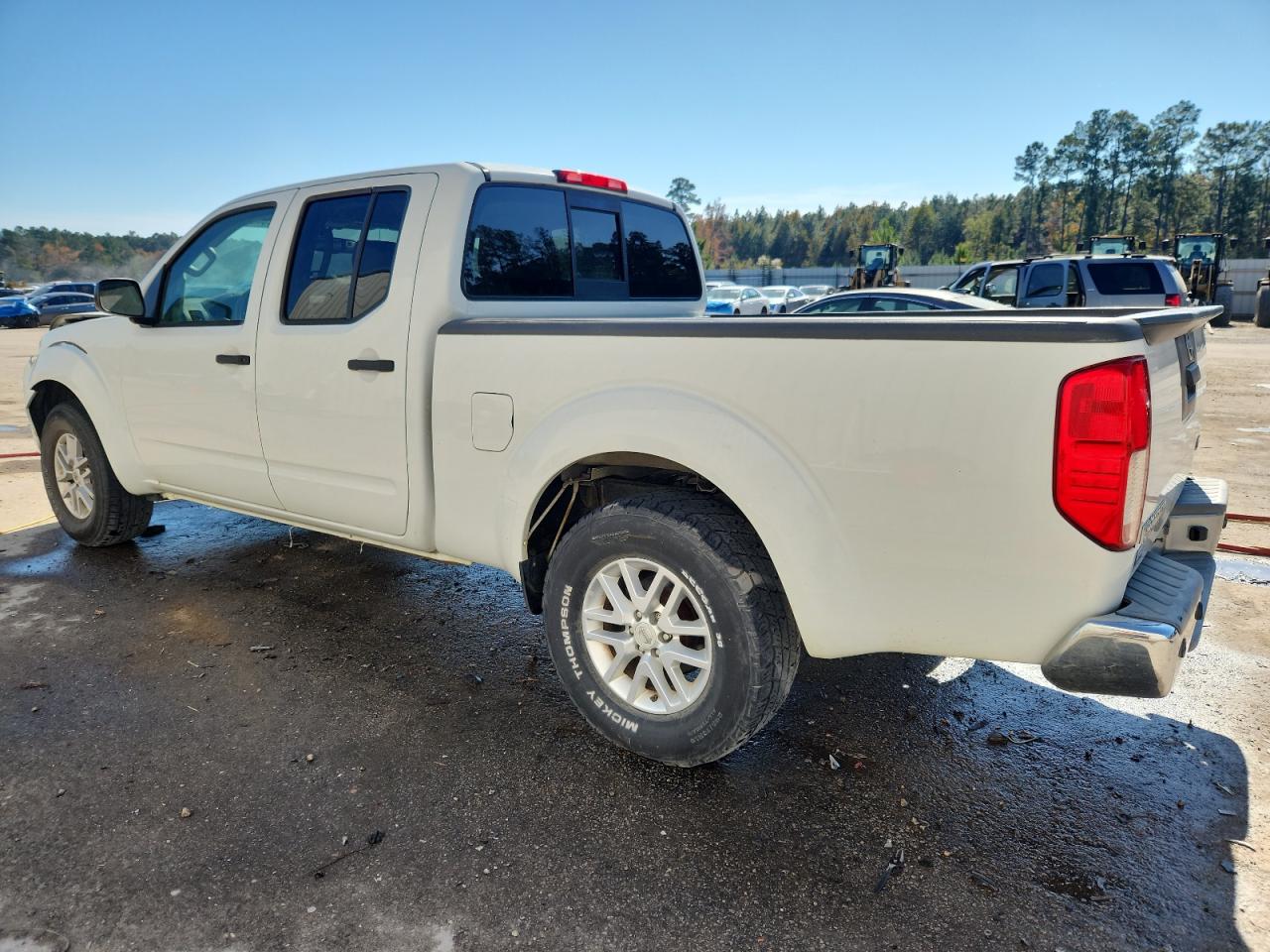 Nissan Frontier Sv Image 2