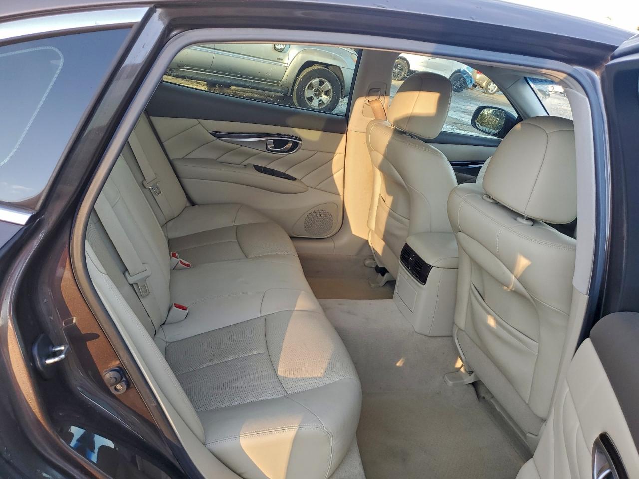 INFINITI Q70 3.7 Image 4