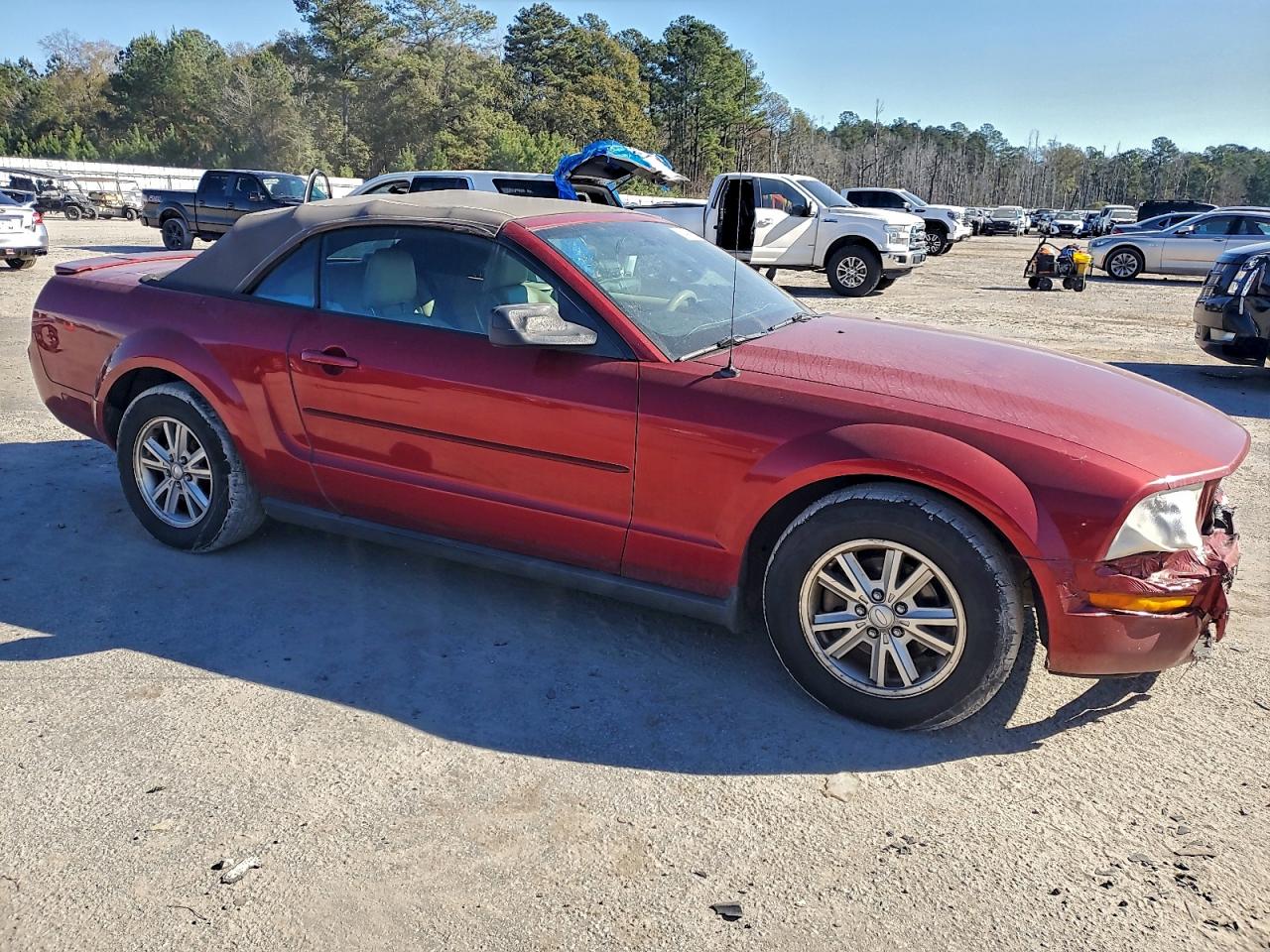 Ford Mustang Image 8