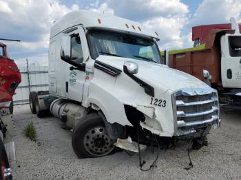  Salvage Freightliner Cascadia 1