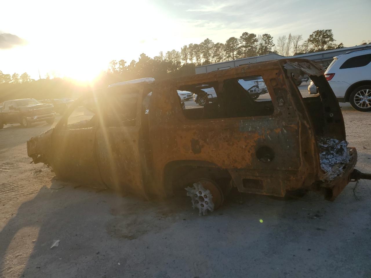 GMC Yukon C1500 Slt Image 6