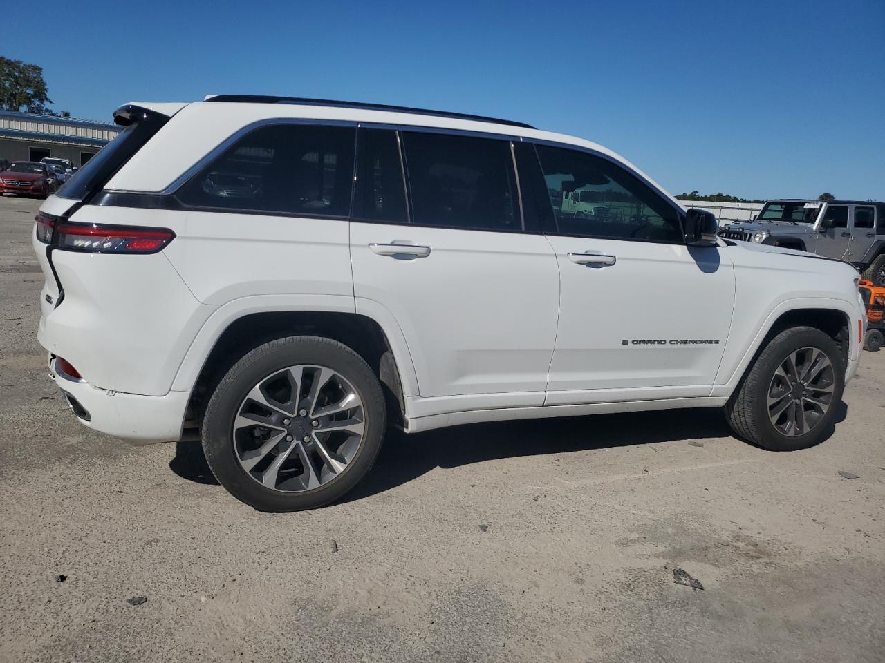 Jeep Grand Cherokee Overland Image 10