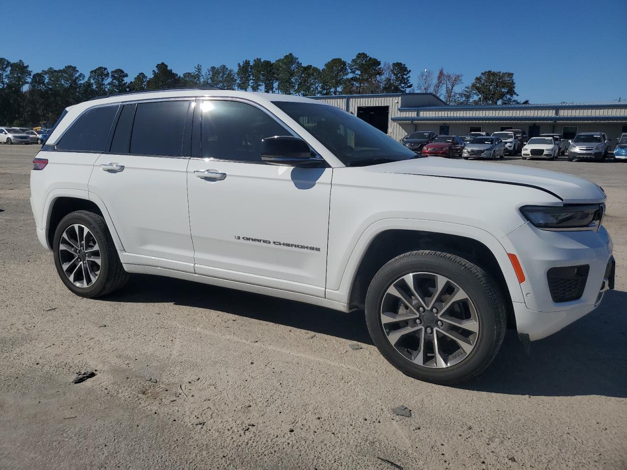 Jeep Grand Cherokee Overland Image 6