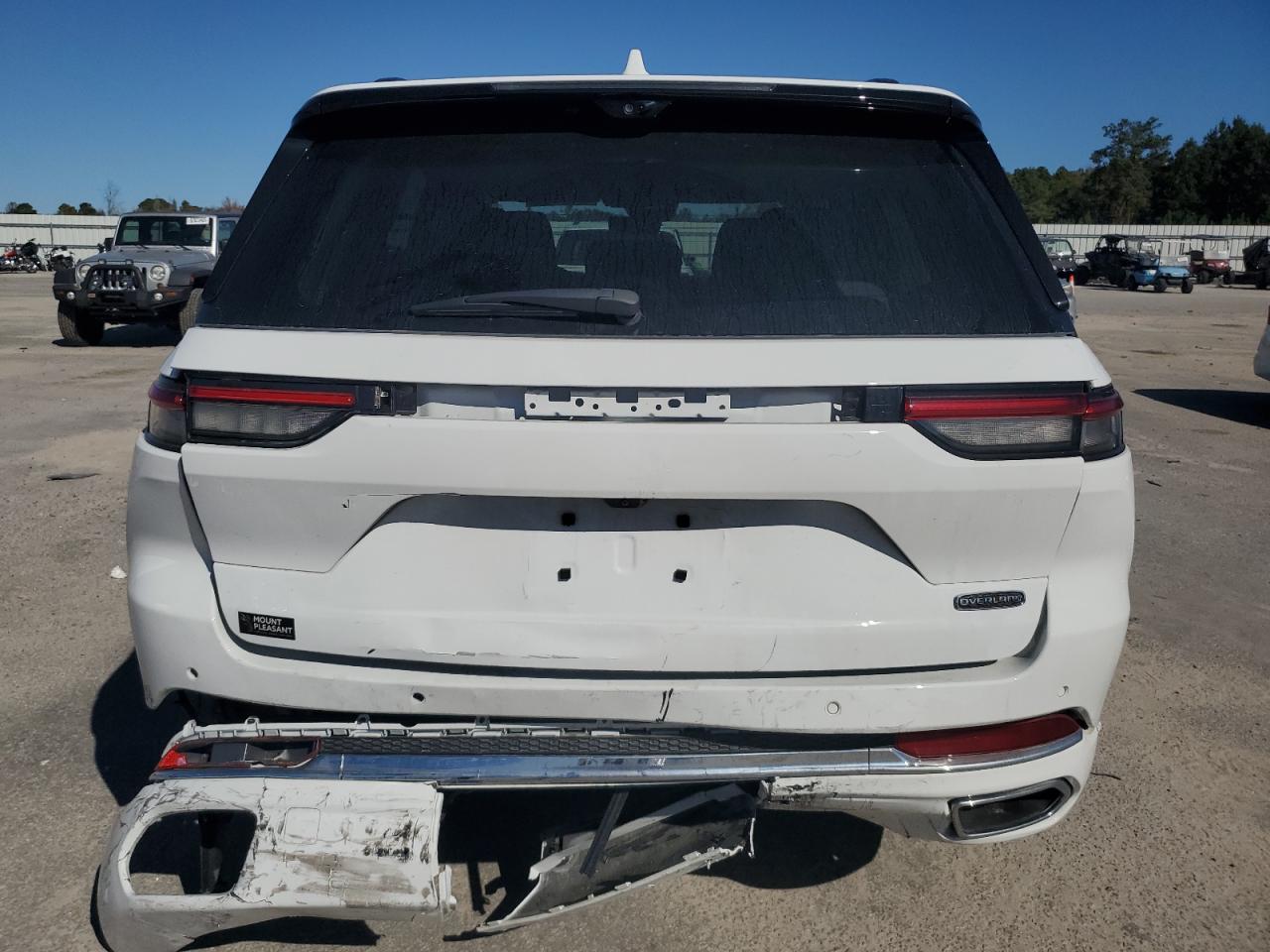 Jeep Grand Cherokee Overland Image 4