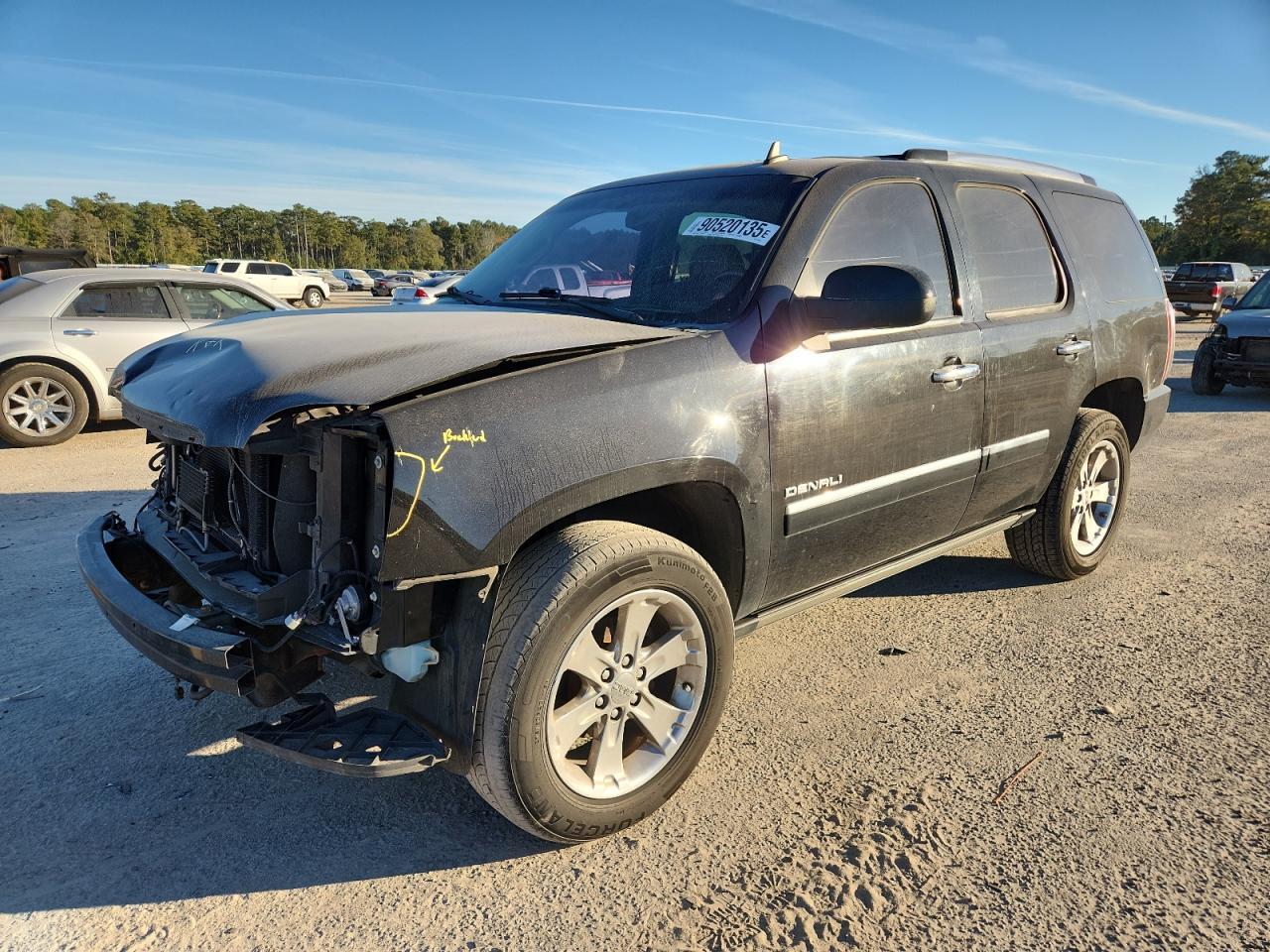 GMC Yukon Denali Image 1