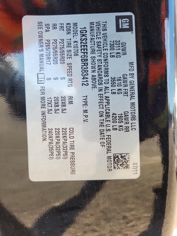 GMC Yukon Denali Image 12