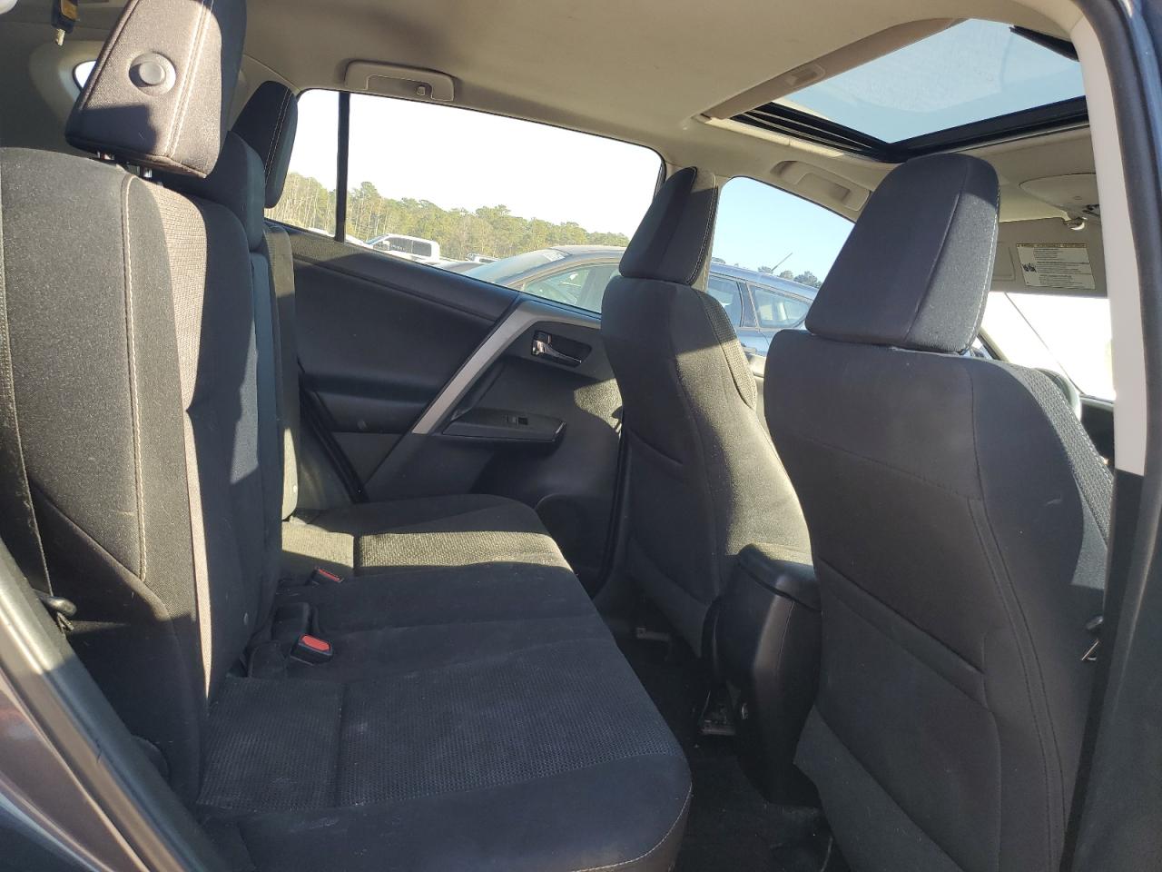 Toyota RAV4 Xle Image 12