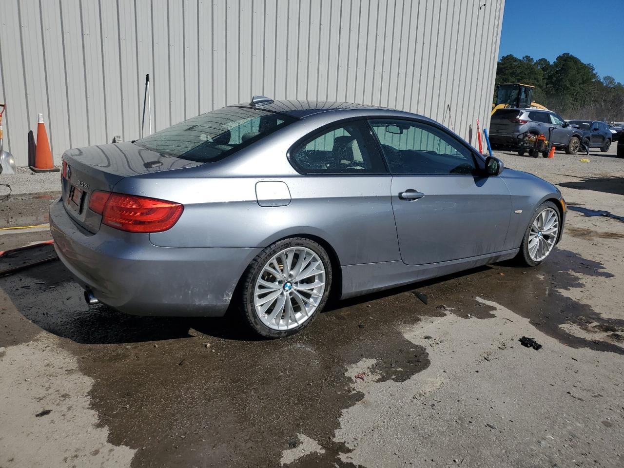 BMW 3 Series I Image 12