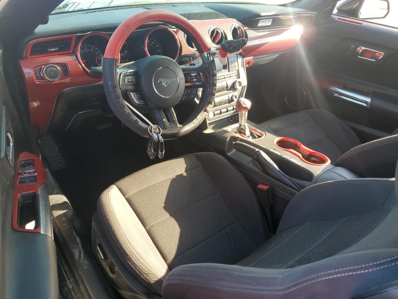 Ford Mustang Image 8