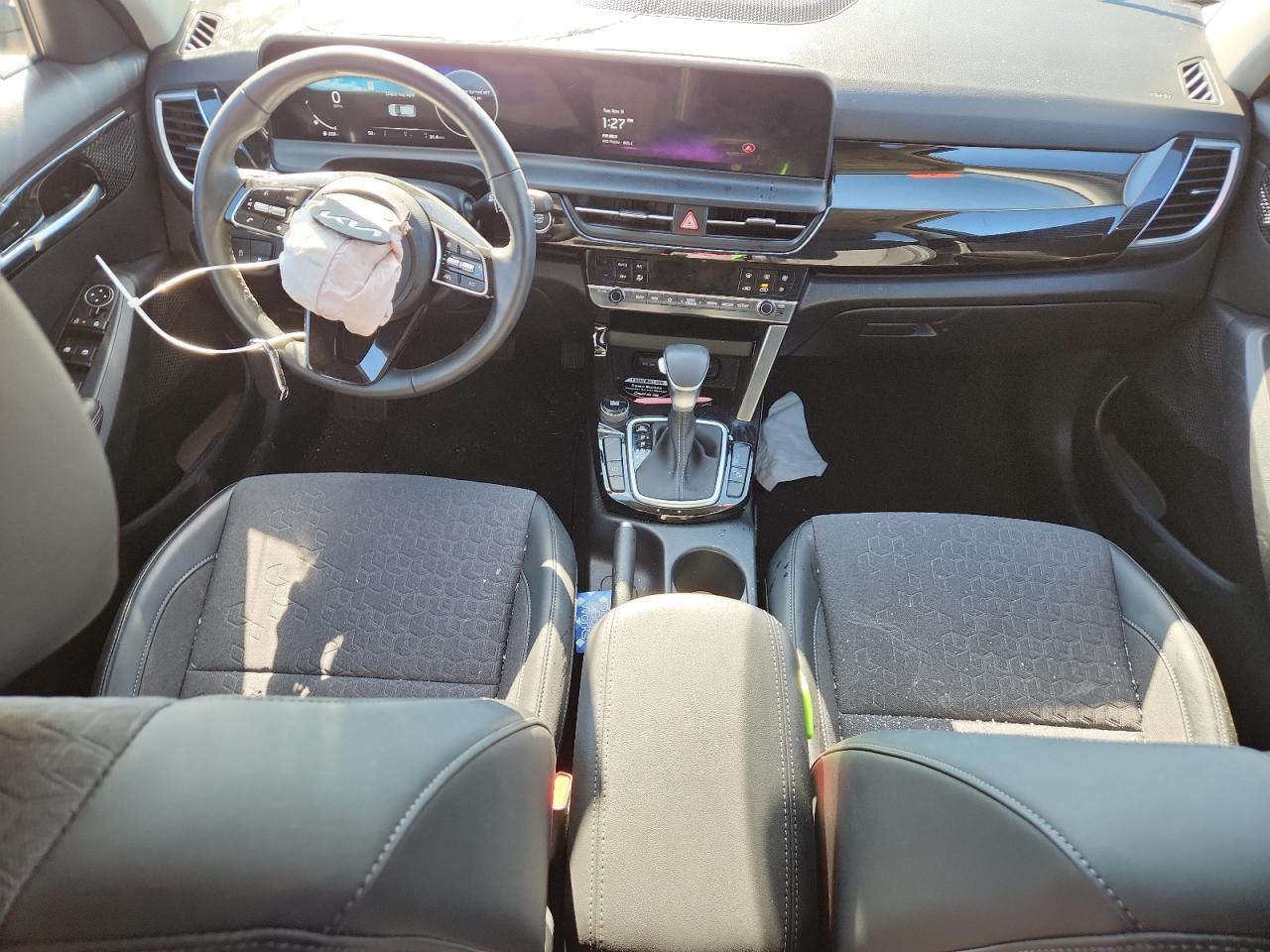 Kia Cadenza S Image 8