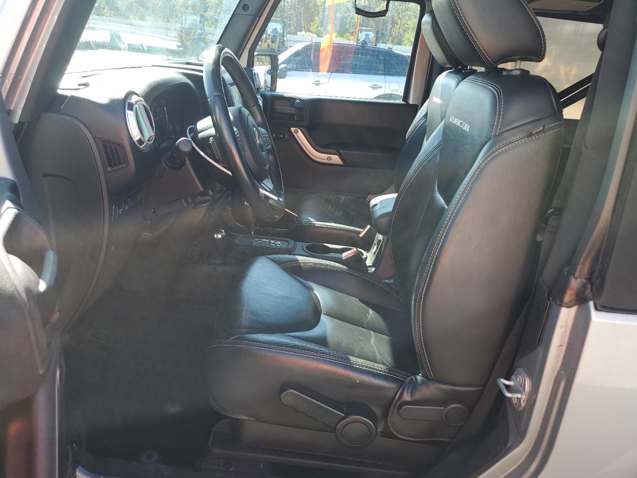 Jeep Wrangler Rubicon Image 4