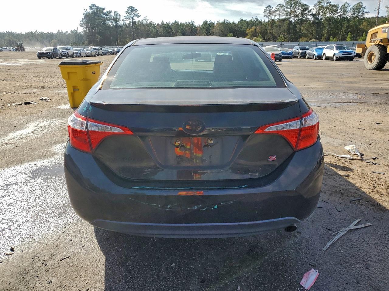 Toyota Corolla L Image 10