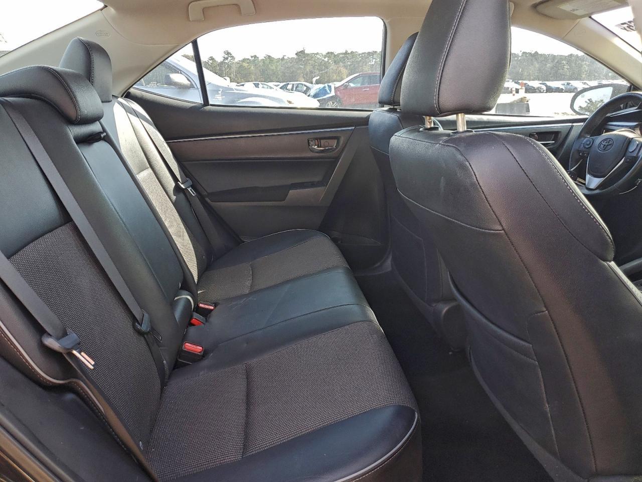 Toyota Corolla L Image 7