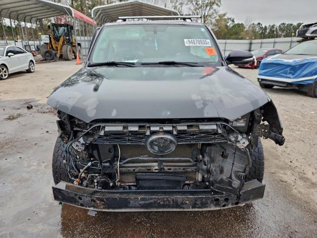 Toyota 4Runner Sr5 Image 7