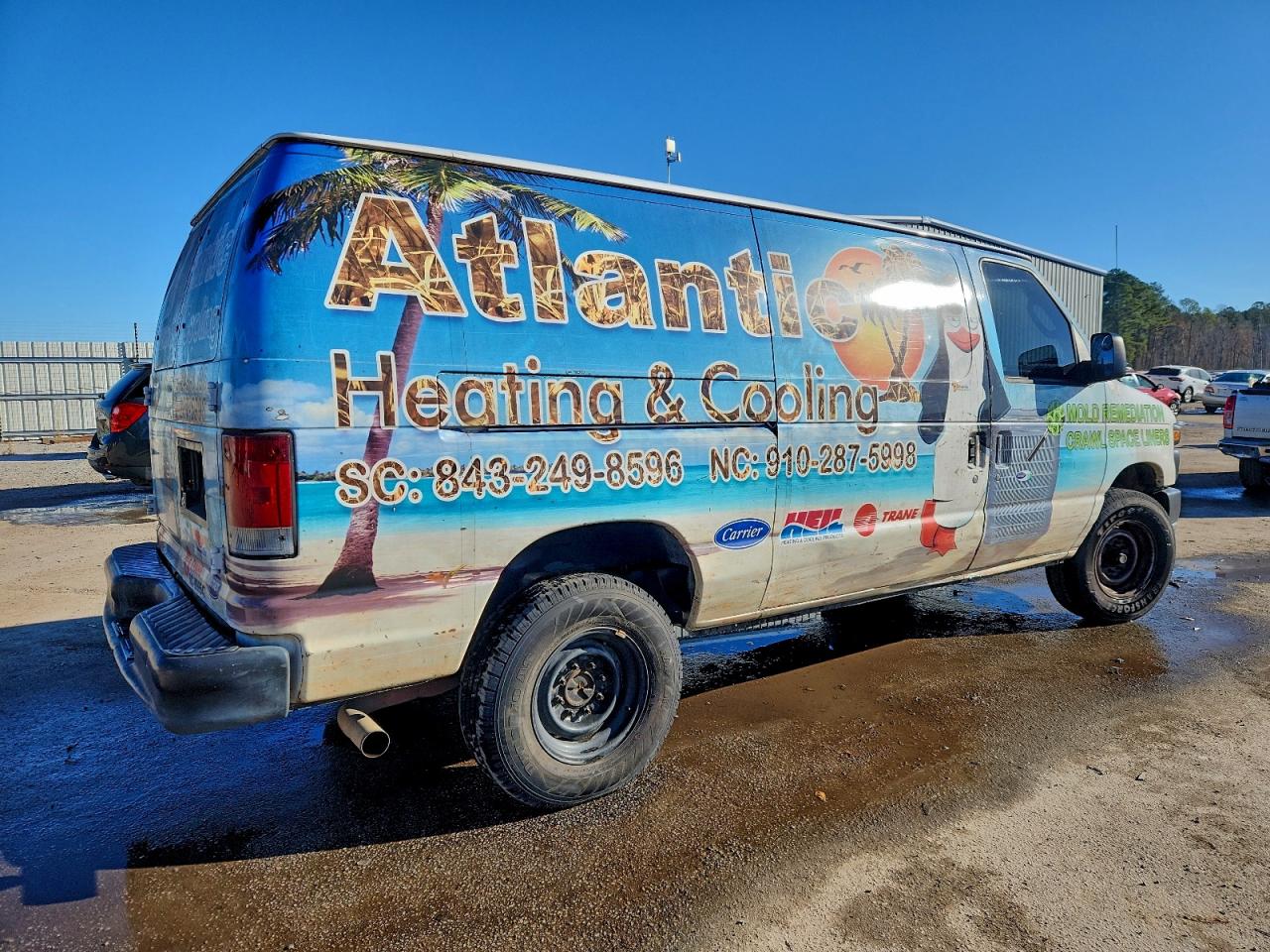 Ford Econoline E350 Super Duty Van Image 4