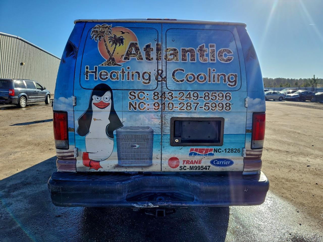 Ford Econoline E350 Super Duty Van Image 6