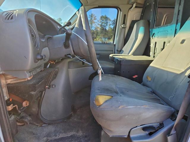 Ford Econoline E350 Super Duty Van Image 8