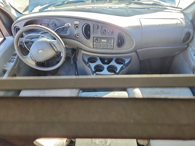 Ford Econoline E350 Super Duty Van Image 7