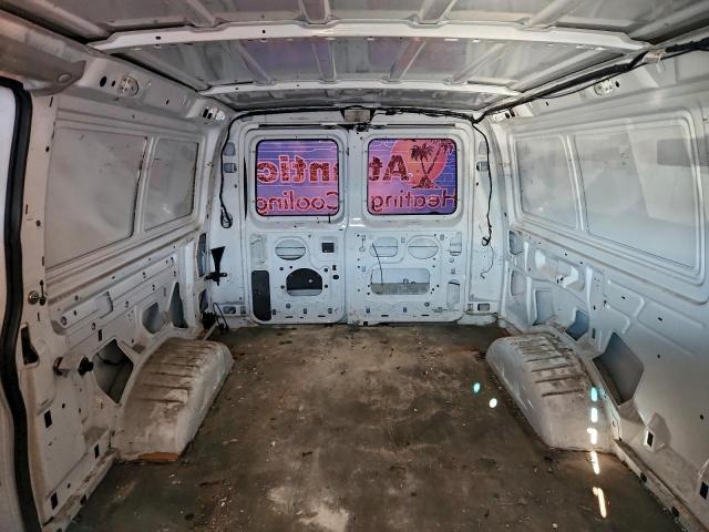 Ford Econoline E350 Super Duty Van Image 12