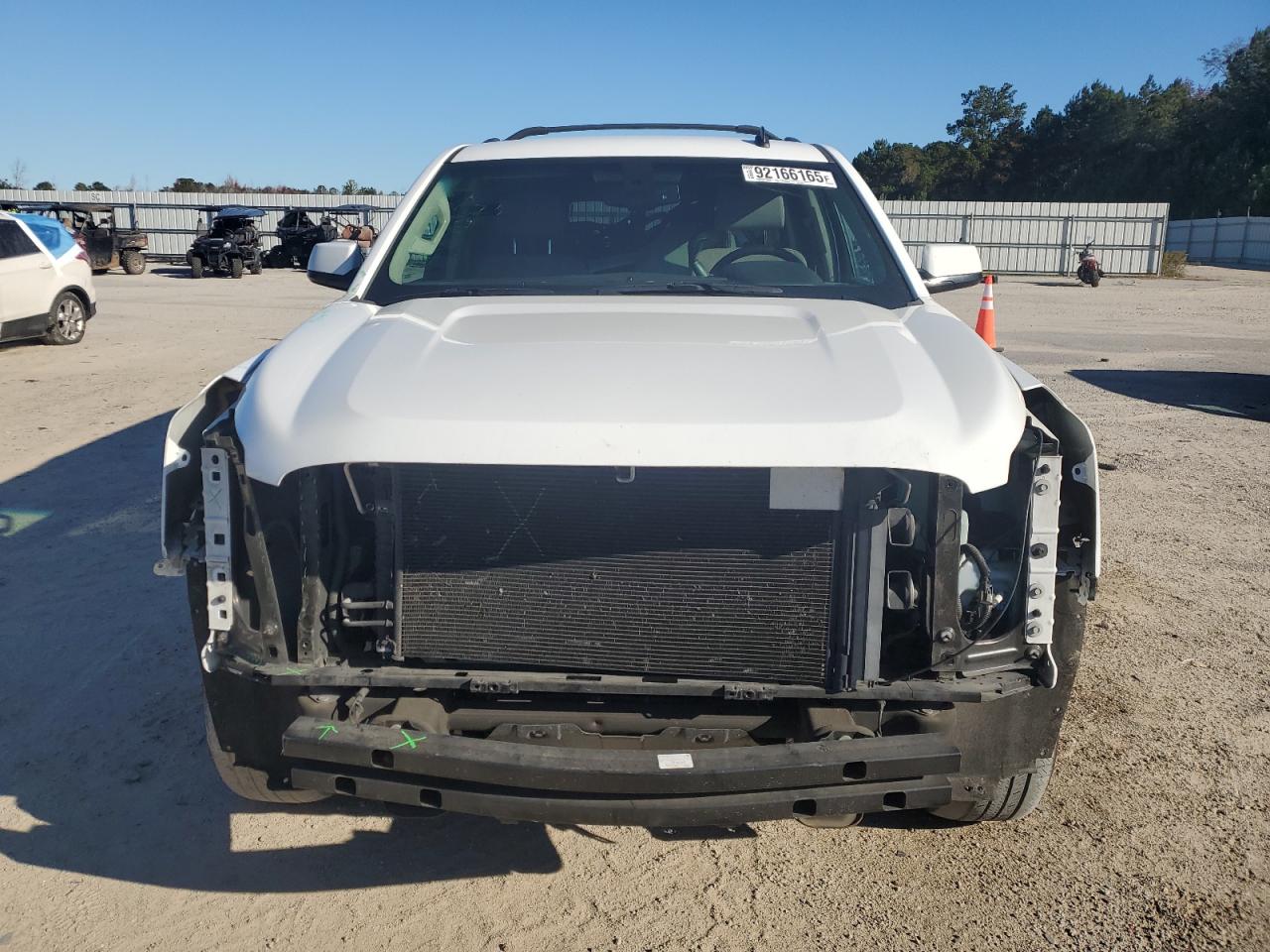 GMC Yukon C1500 Sle Image 12