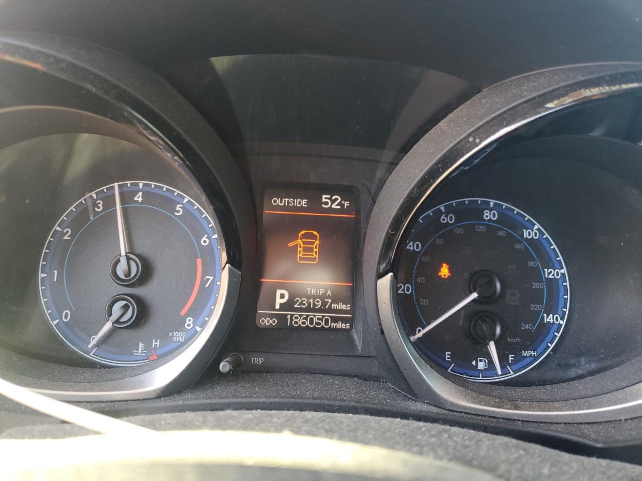 Toyota Corolla L Image 10