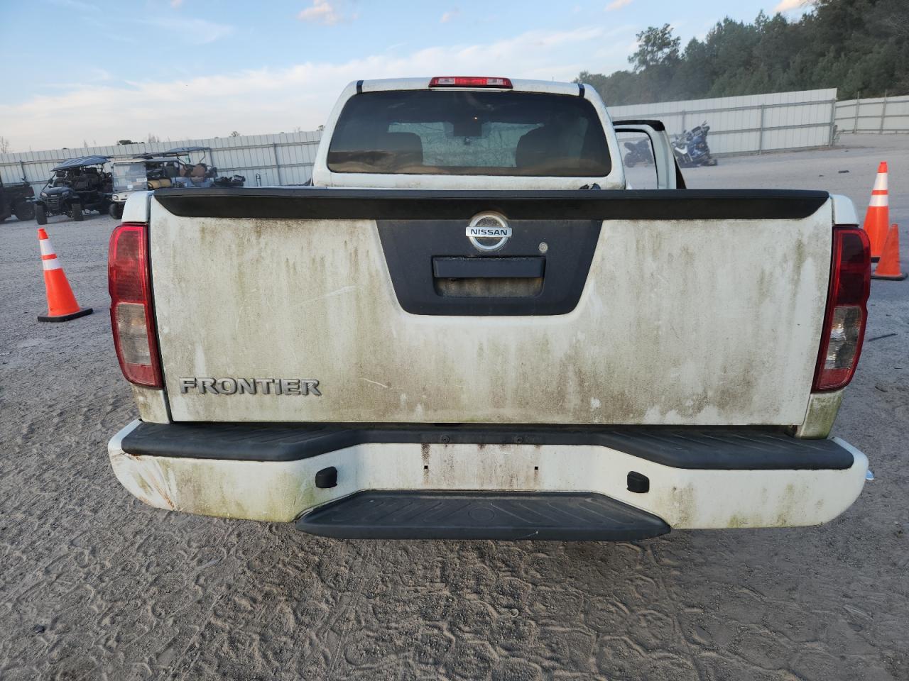 Nissan Frontier S Image 11