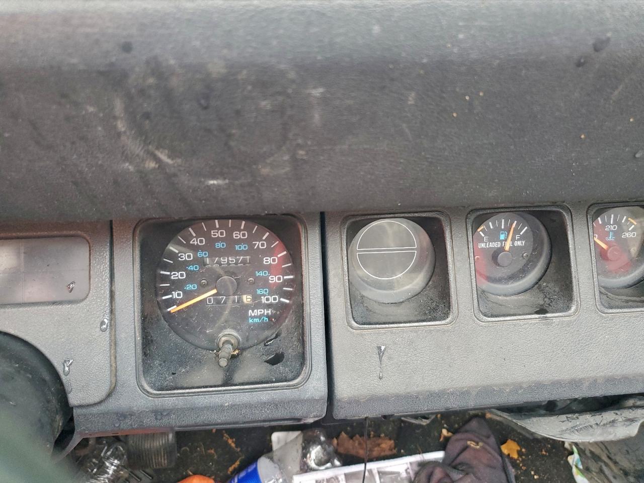 Jeep Wrangler S Image 10