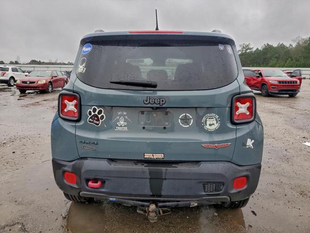 Jeep Renegade Trailhawk Image 9