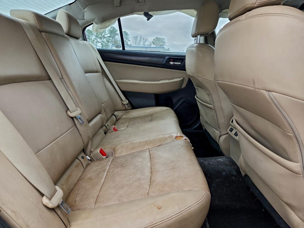 Subaru Legacy 2.5i Limited Image 3