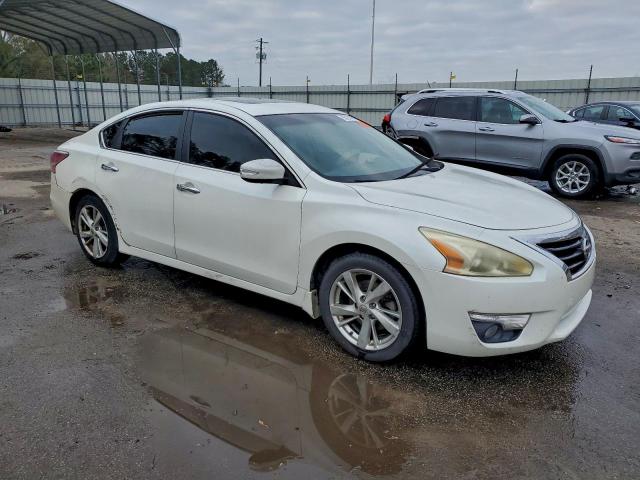 Nissan Altima 2.5 Image 4