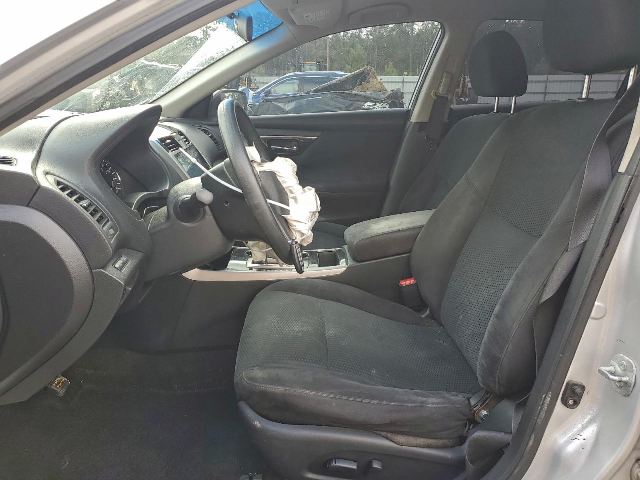 Nissan Altima 2.5 Image 9