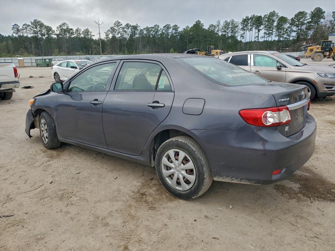 Toyota Corolla Base Image 3