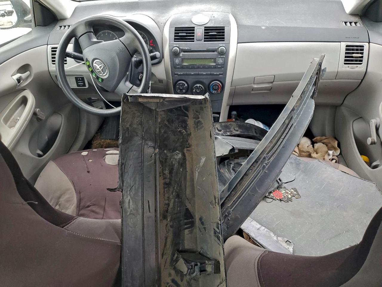 Toyota Corolla Base Image 5