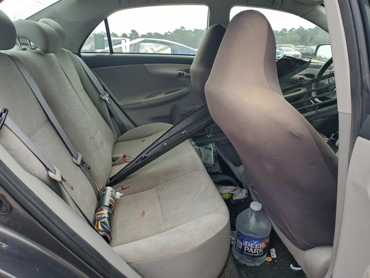 Toyota Corolla Base Image 2