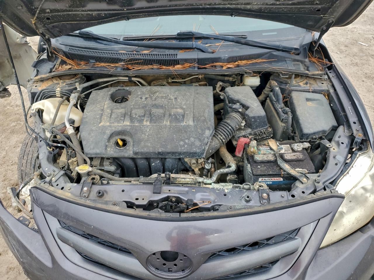 Toyota Corolla Base Image 10