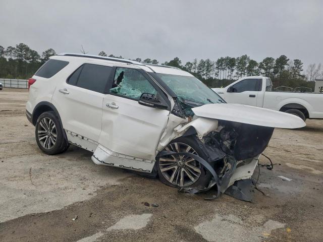 Ford Explorer Platinum Image 2